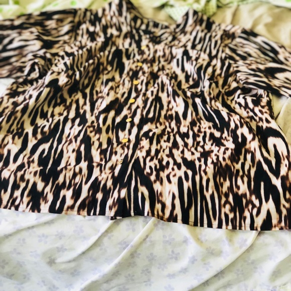 Calvin Klein animal print long sleeve shirt - Picture 5 of 6